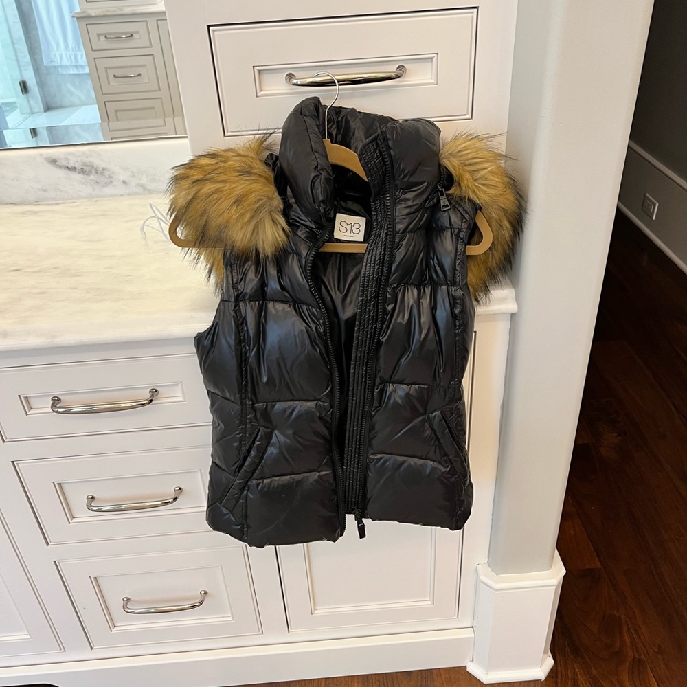 SAM S13 black puffer vest with fur hood